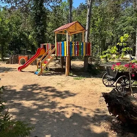 Forest Waves Bungalo - къмпинг Созопол Еко キャンプ場